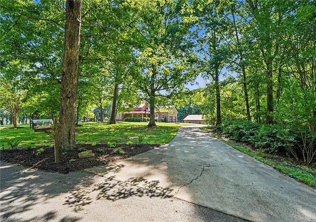 3rd image of 3190 Macbrandon Ln, Pfafftown, NC 27040 | MLS# 1222779