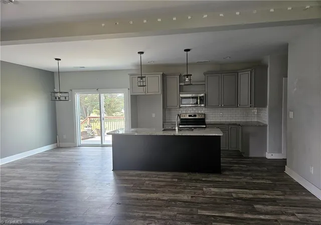 Photo 2 of Single family home for sale at 180 Oakshire Ct, Mocksville, NC 27028 | MLS# 1233367 | Listing updated on 2026-09-15