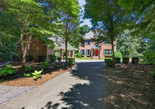 Photo 3 of Sale Pending at 6035 Kempsford Ct, Kernersville, NC 27284 | MLS# 1230733 | Listing updated on 2026-09-20