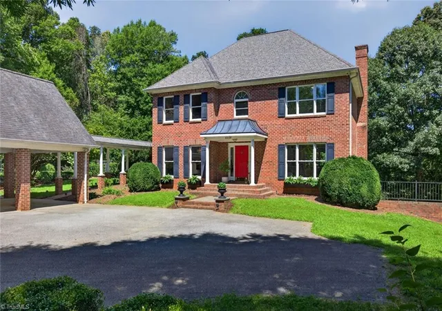 Photo 4 of Sale Pending at 6035 Kempsford Ct, Kernersville, NC 27284 | MLS# 1230733 | Listing updated on 2026-09-20