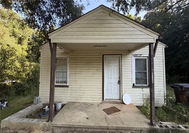 1st image of 1229 Roberts Ln, High Point, NC 27260 | MLS# 1231754