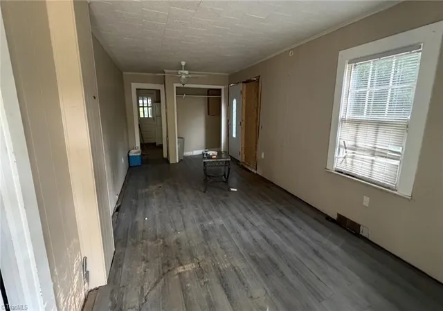 2nd image of 1229 Roberts Ln, High Point, NC 27260 | MLS# 1231754