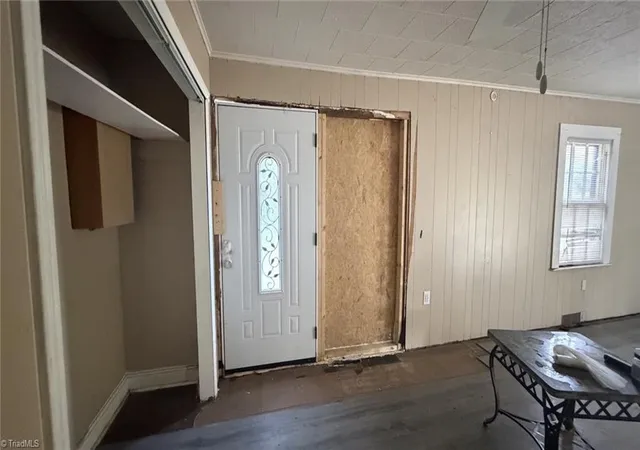 Photo 3 of Single family home for sale at 1229 Roberts Ln, High Point, NC 27260 | MLS# 1231754 | Listing updated on 2026-09-12