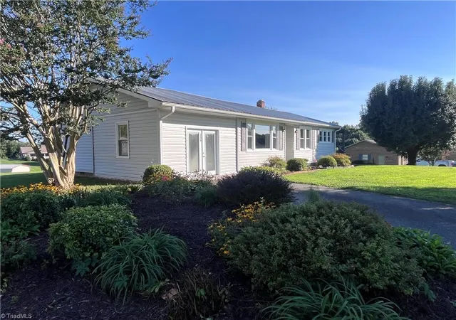 Photo 4 of Sale Pending at 1176 Bethany Ford Rd, North Wilkesboro, NC 28659 | MLS# 1233352 | Listing updated on 2026-09-04