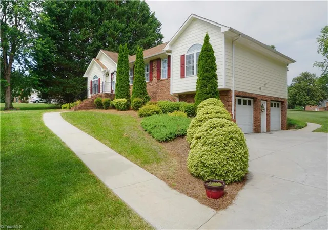 Photo 2 of Sale Pending at 175 Loblolly Ln, Winston Salem, NC 27107 | MLS# 1224366 | Listing updated on 2026-09-01