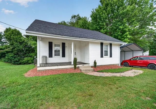 Homes for sale in Mount Airy, NC | 117 Mcbride Rd, Mount Airy, NC 27030 | MLS# 1226267
