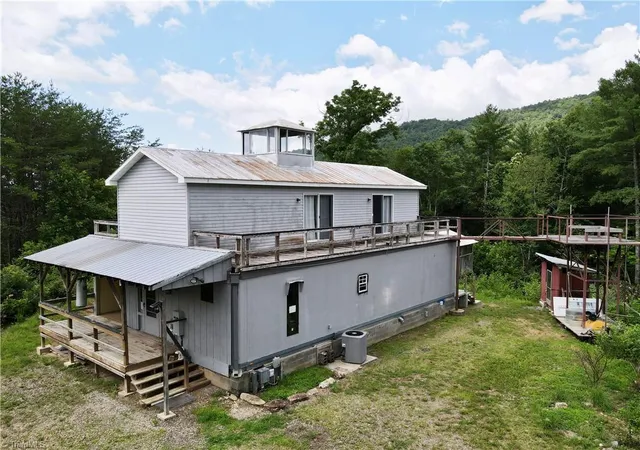 Homes for sale in Purlear, NC | 2668 Reedy Branch Rd, Purlear, NC 28665 | MLS# 1226116