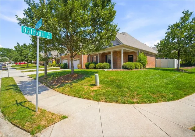 Photo 4 of Sale Pending at 501 Clematis Wy, Kernersville, NC 27284 | MLS# 1233278 | Listing updated on 2026-09-03