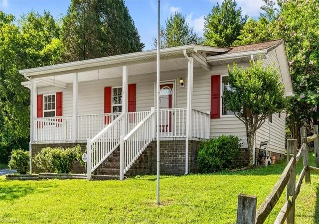 Photo 2 of Sale Pending at 732 Jefferson St, Eden, NC 27288 | MLS# 1227114 | Listing updated on 2026-09-08