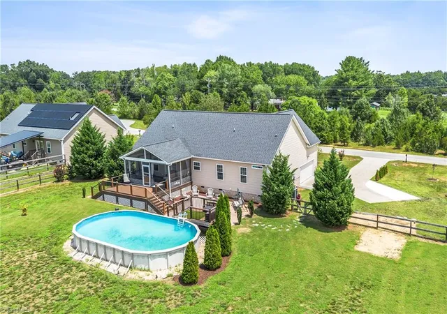 4th image of 6006 Grass Field Ct, Gibsonville, NC 27249 | MLS# 1228912