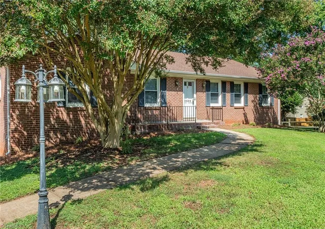 2nd image of 2608 Amesbury Rd, Winston Salem, NC 27103 | MLS# 1231761