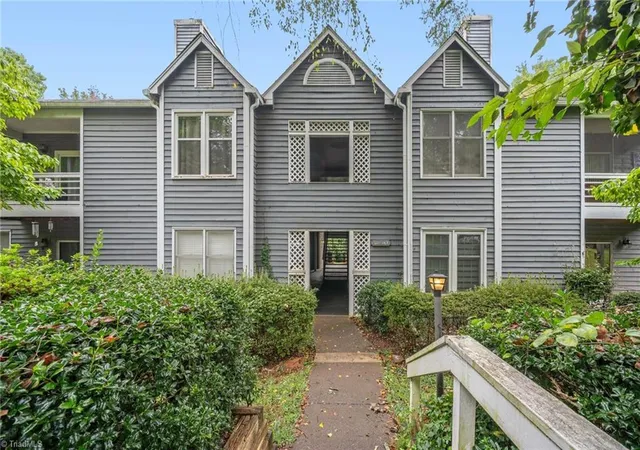 Photo 1 of Single family home for sale at 382 Meadows Cir, Winston Salem, NC 27104 | MLS# 1237223 | Listing updated on 2026-10-21