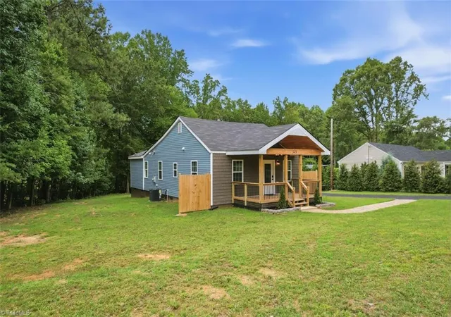 Photo 2 of Single family home for sale at 343 Westgate Ct, Lexington, NC 27295 | MLS# 1228167 | Listing updated on 2026-08-07