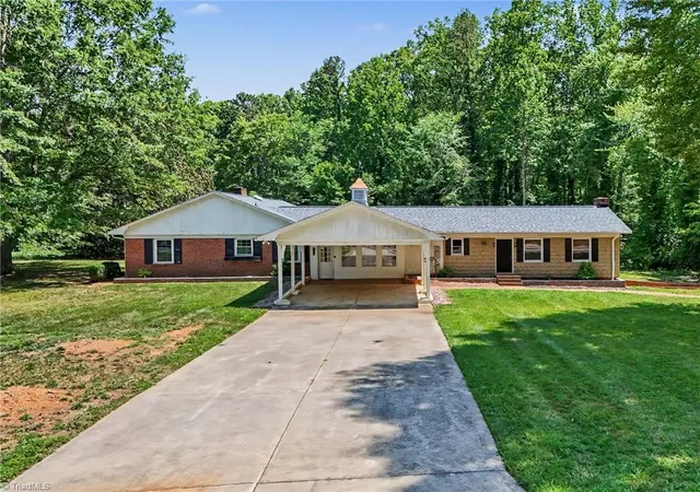 Photo 1 of Single family home for sale at 3063 Georgia Rd, Yadkinville, NC 27055 | MLS# 1226911 | Listing updated on 2026-09-16