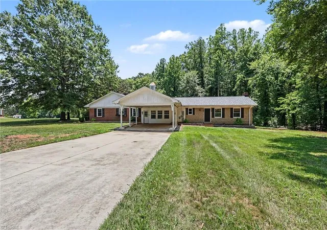 Photo 2 of Single family home for sale at 3063 Georgia Rd, Yadkinville, NC 27055 | MLS# 1226911 | Listing updated on 2026-09-16