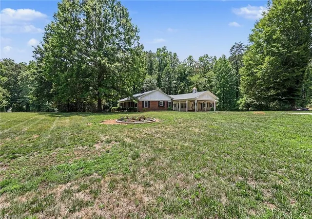 Photo 3 of Single family home for sale at 3063 Georgia Rd, Yadkinville, NC 27055 | MLS# 1226911 | Listing updated on 2026-09-16