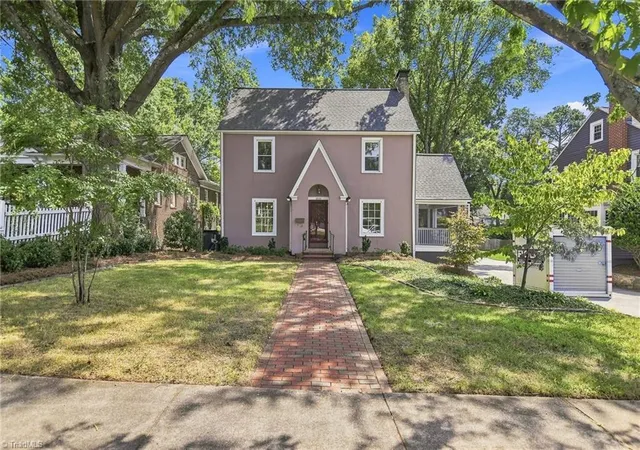 Photo 2 of Single family home for sale at 2336 Elizabeth Ave, Winston Salem, NC 27103 | MLS# 1233880 | Listing updated on 2026-10-08