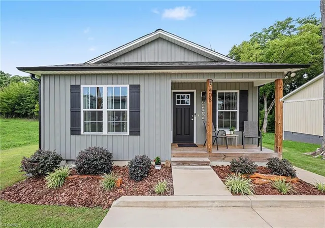 2nd image of 408 Jarrett St, Thomasville, NC 27360 | MLS# 1229825