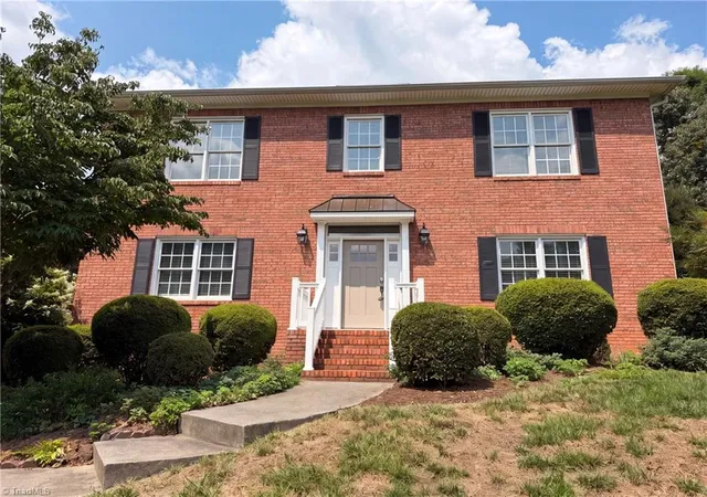 1st image of 524 Sun Creek Dr, Winston Salem, NC 27104 | MLS# 1229723