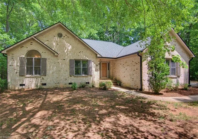 3rd image of 246 Hunters Glen Dr, Summerfield, NC 27358 | MLS# 1226478