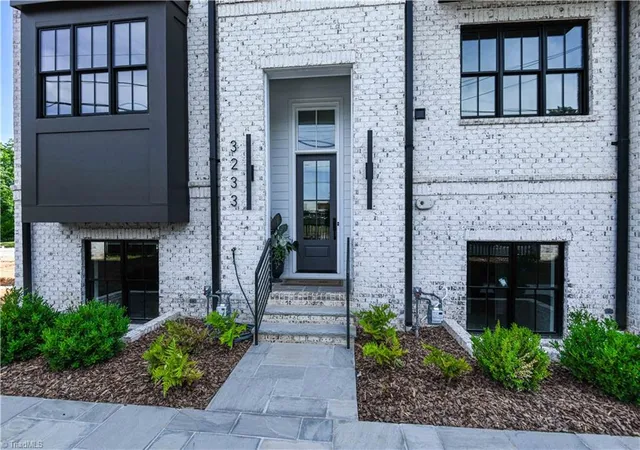 3rd image of 3233 W Friendly Ave, Greensboro, NC 27408 | MLS# 1219992