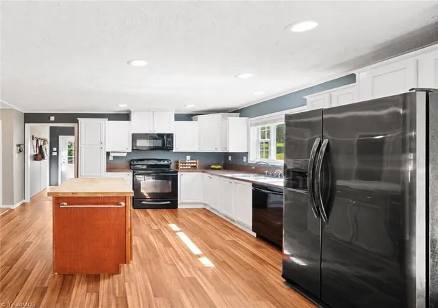 Photo 3 of Manufactured home for sale at 191 Beaver Farm Rd, Lexington, NC 27295 | MLS# 1231732 | Listing updated on 2026-09-30
