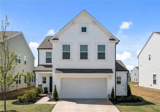 Photo 1 of Single family home for sale at 122 Slalom St, Statesville, NC 28677 | MLS# 1227779 | Listing updated on 2026-07-30