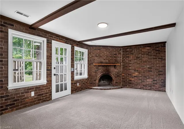 Photo 2 of Single family home for sale at 3011 Patriot Ct #D, Greensboro, NC 27408 | MLS# 1230188 | Listing updated on 2026-08-07