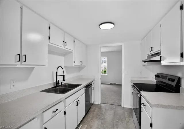 Photo 3 of Single family home for sale at 3011 Patriot Ct #D, Greensboro, NC 27408 | MLS# 1230188 | Listing updated on 2026-08-07