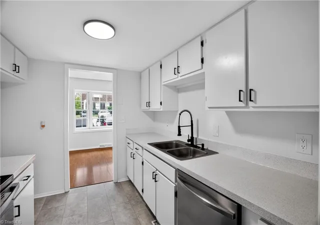 Photo 4 of Single family home for sale at 3011 Patriot Ct #D, Greensboro, NC 27408 | MLS# 1230188 | Listing updated on 2026-08-07