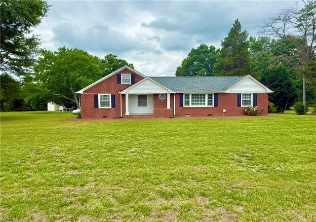 Homes for sale in Yanceyville, NC | 1418 Pagetown Rd, Yanceyville, NC 27244 | MLS# 1226230