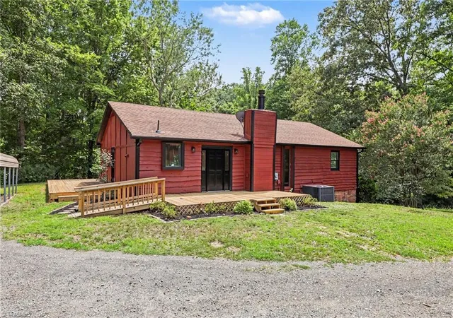 Homes for sale in Walnut Cove, NC | 1030 Cross Creek Dr, Walnut Cove, NC 27052 | MLS# 1226657