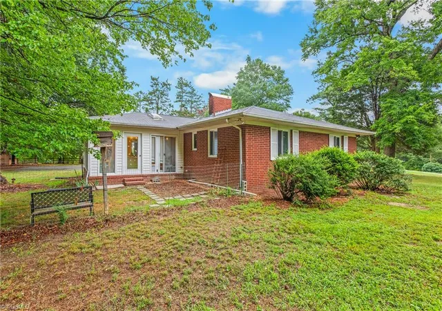 Photo 4 of Sale Pending at 5228 Weatherly Rd, Greensboro, NC 27406 | MLS# 1230437 | Listing updated on 2026-08-18