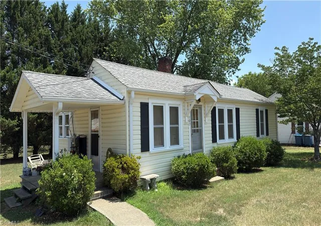 Photo 2 of Single family home for sale at 109 Adams St, Yadkinville, NC 27055 | MLS# 1233625 | Listing updated on 2026-08-26