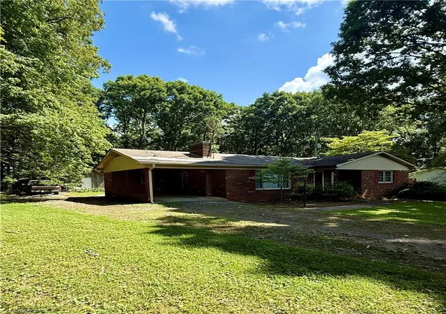 2nd image of 542 Wr Gillespie Rd, Dobson, NC 27017 | MLS# 1225773