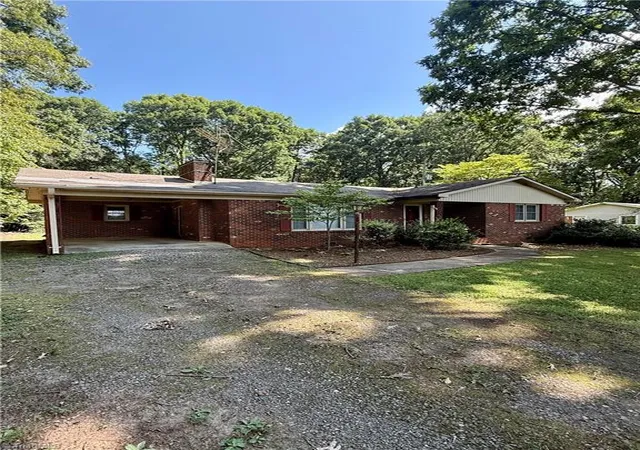 3rd image of 542 Wr Gillespie Rd, Dobson, NC 27017 | MLS# 1225773