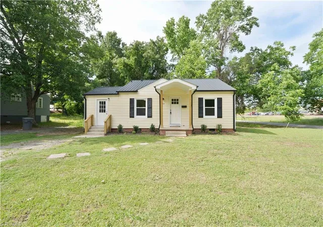 Homes for sale in Asheboro, NC | 202 Armfield Ave, Asheboro, NC 27203 | MLS# 1223141