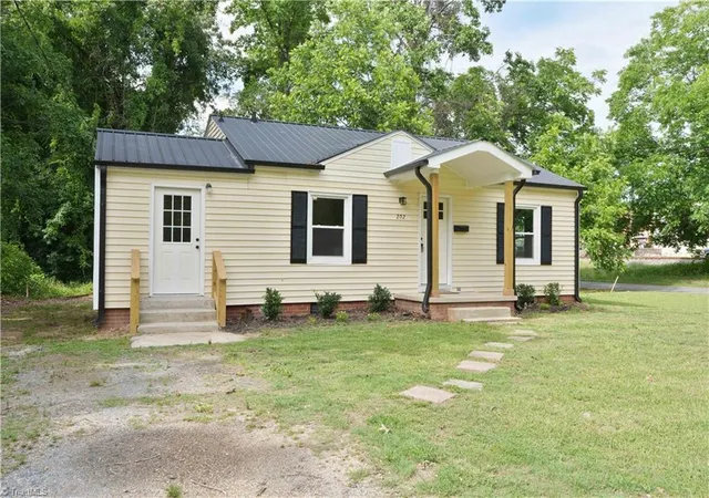 Homes for sale in Asheboro, NC | 202 Armfield Ave, Asheboro, NC 27203 | MLS# 1223141