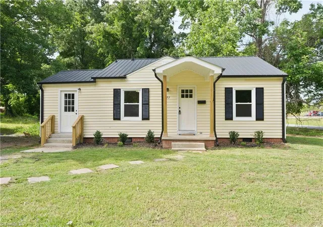 Homes for sale in Asheboro, NC | 202 Armfield Ave, Asheboro, NC 27203 | MLS# 1223141