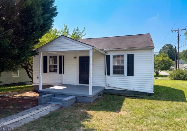 Photo 1 of Single family home for sale at 920 Elm St, Burlington, NC 27217 | MLS# 1228389 | Listing updated on 2026-09-19
