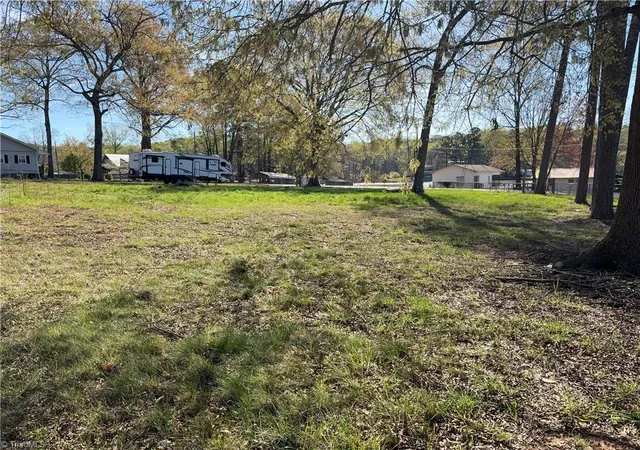 5th image of 431 Lake Shore Ave, Lexington, NC 27292 | MLS# 1215142