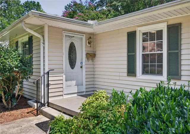 Photo 3 of Single family home for sale at 1115 E Willowbrook Dr, Burlington, NC 27215 | MLS# 1231414 | Listing updated on 2026-08-16