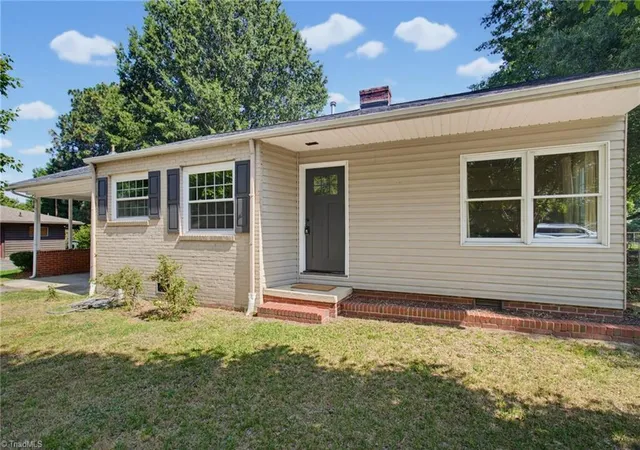 2nd image of 297 Pleasant Grove Church Rd, Thomasville, NC 27360 | MLS# 1226600