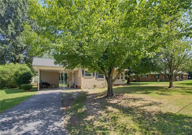 4th image of 297 Pleasant Grove Church Rd, Thomasville, NC 27360 | MLS# 1226600