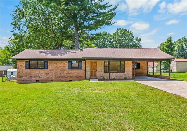 Photo 1 of Single family home for sale at 117 Hinshaw Ave, Yadkinville, NC 27055 | MLS# 1234027 | Listing updated on 2026-09-04