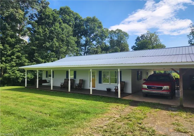 3rd image of 167 Buck Hollow Trl, Ararat, NC 27007 | MLS# 1193608