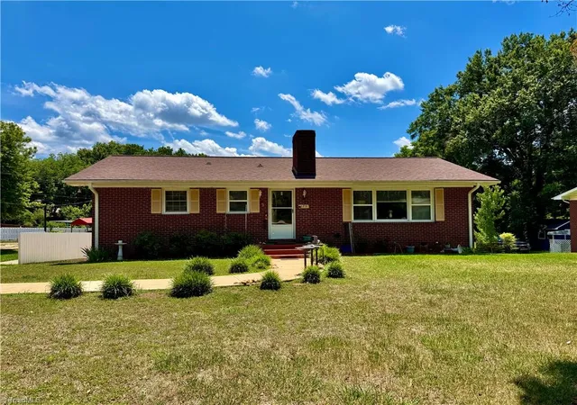 Photo 1 of Single family home for sale at 175 Neita Dr, Salisbury, NC 28147 | MLS# 1224443 | Listing updated on 2026-09-01
