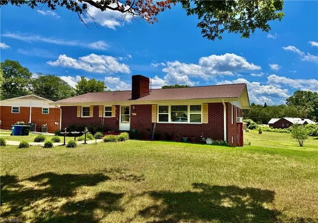 Photo 3 of Single family home for sale at 175 Neita Dr, Salisbury, NC 28147 | MLS# 1224443 | Listing updated on 2026-09-01