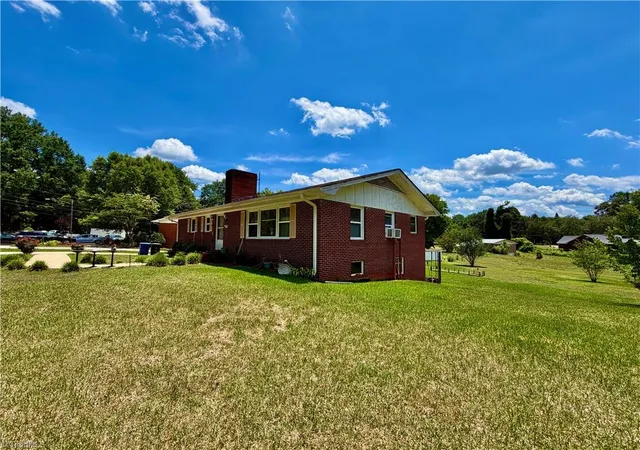 Photo 3 of Single family home for sale at 175 Neita Dr, Salisbury, NC 28147 | MLS# 1224443 | Listing updated on 2026-09-01