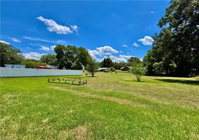Photo 4 of Single family home for sale at 175 Neita Dr, Salisbury, NC 28147 | MLS# 1224443 | Listing updated on 2026-09-01